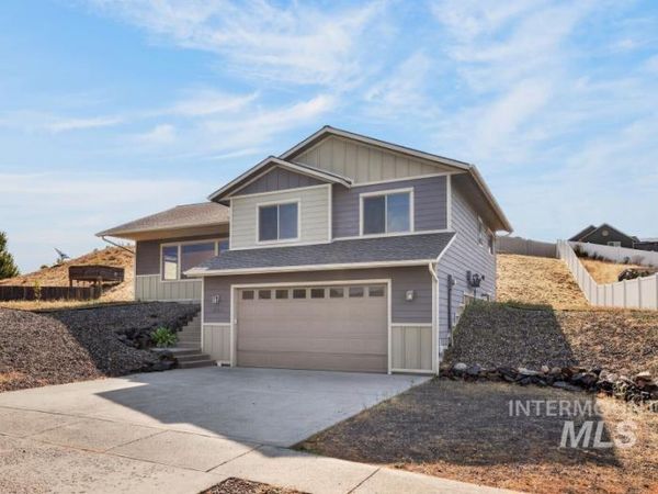 2621 Granville St., Moscow, ID 83843