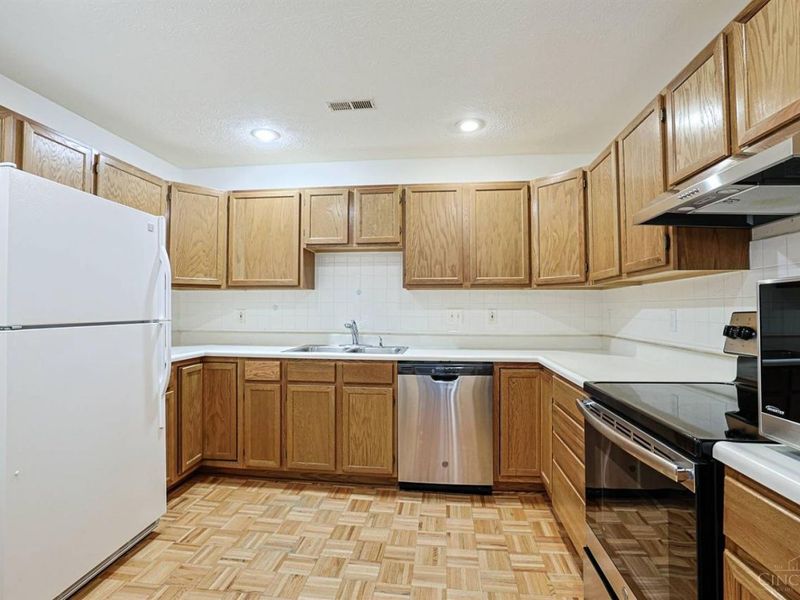 4350 Regency Ridge Court, Unit 305, Green Township, OH 45248 Photo 9