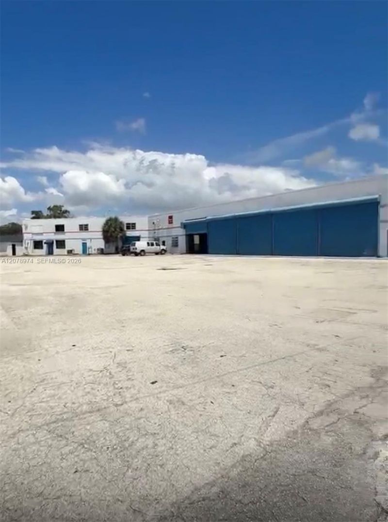 15151 W Dixie Hwy, North Miami Beach, FL 33162 Photo
