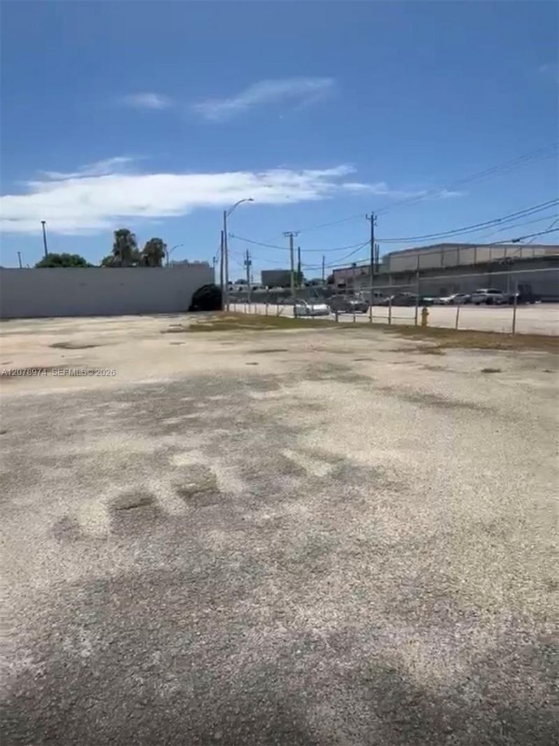 15151 W Dixie Hwy, North Miami Beach, FL 33162 Photo
