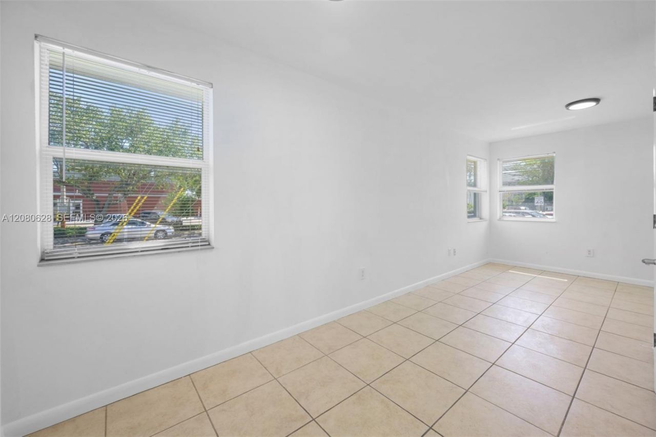 575 NE 82nd St, Unit 15, Miami, FL 33138 Photo