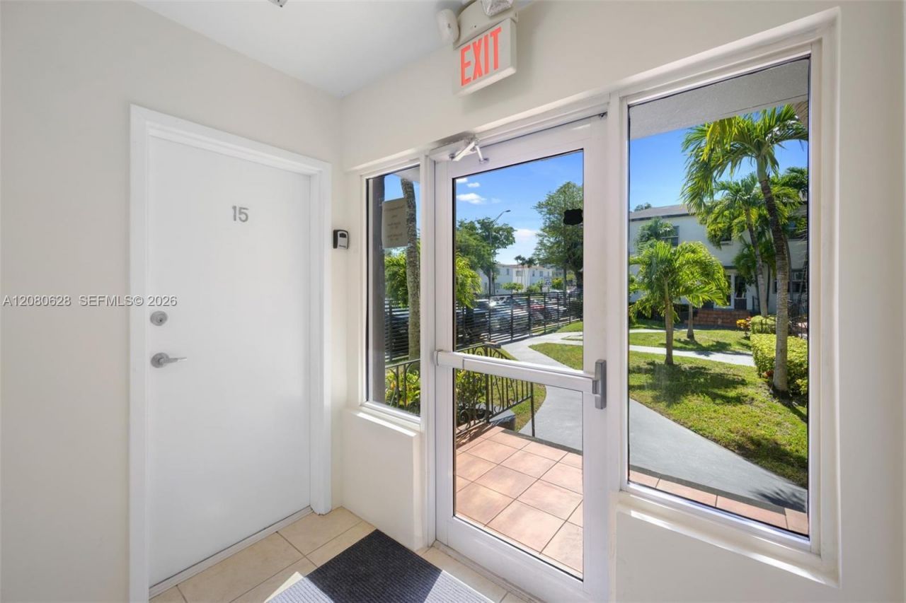 575 NE 82nd St, Unit 15, Miami, FL 33138 Photo
