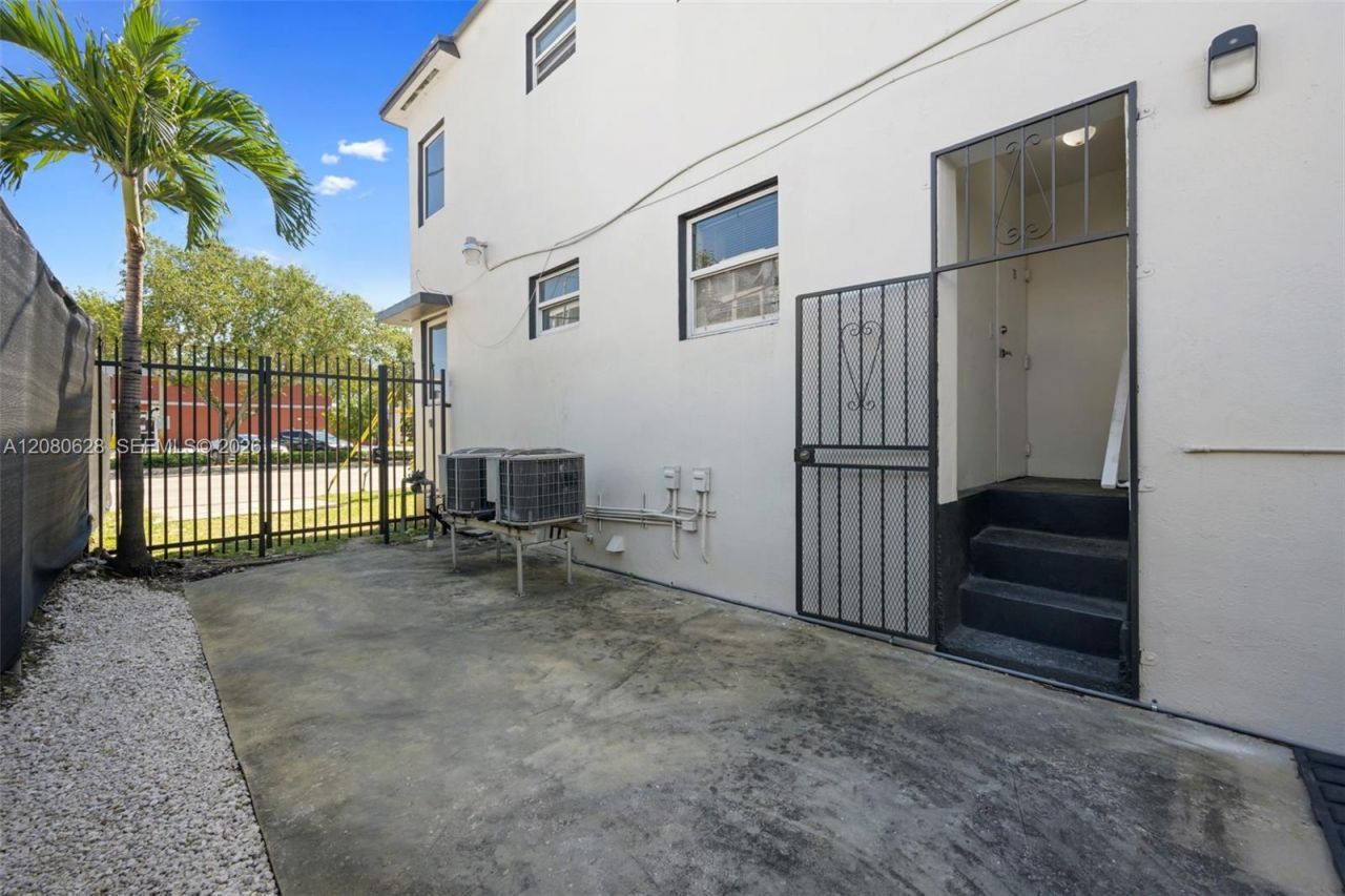 575 NE 82nd St, Unit 15, Miami, FL 33138 Photo