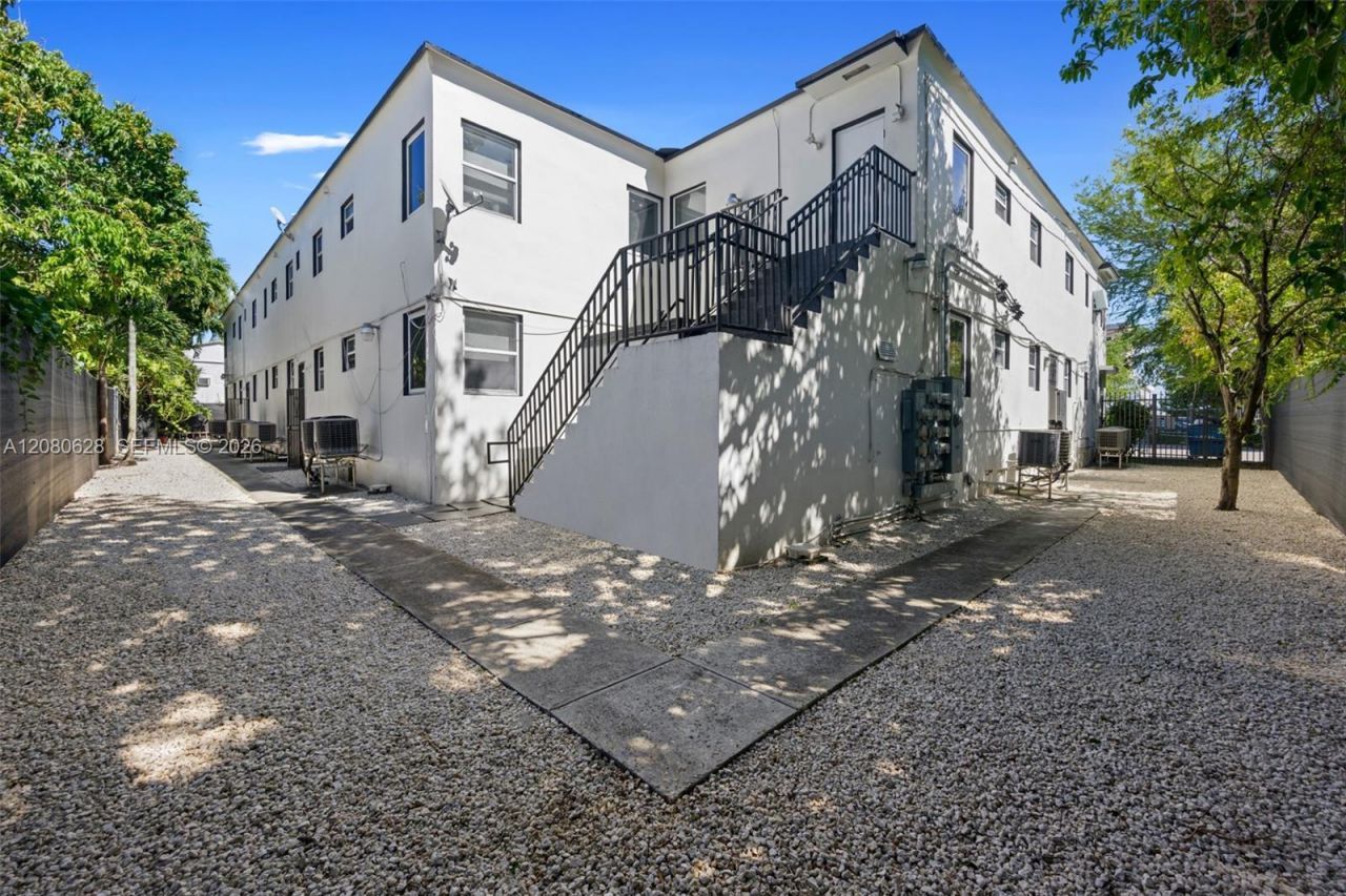 575 NE 82nd St, Unit 15, Miami, FL 33138 Photo