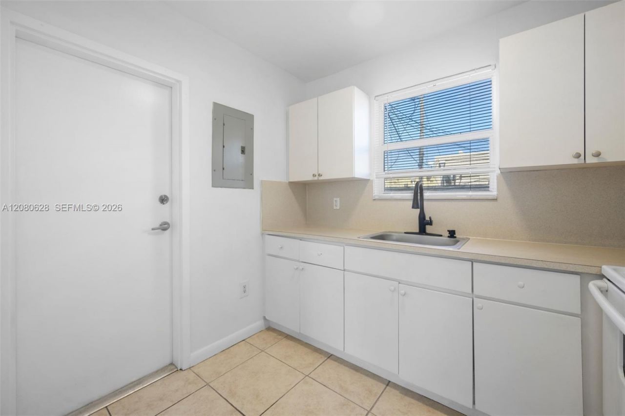 575 NE 82nd St, Unit 15, Miami, FL 33138 Photo