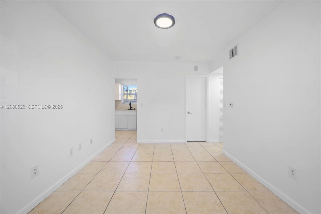 575 NE 82nd St, Unit 15, Miami, FL 33138 Photo