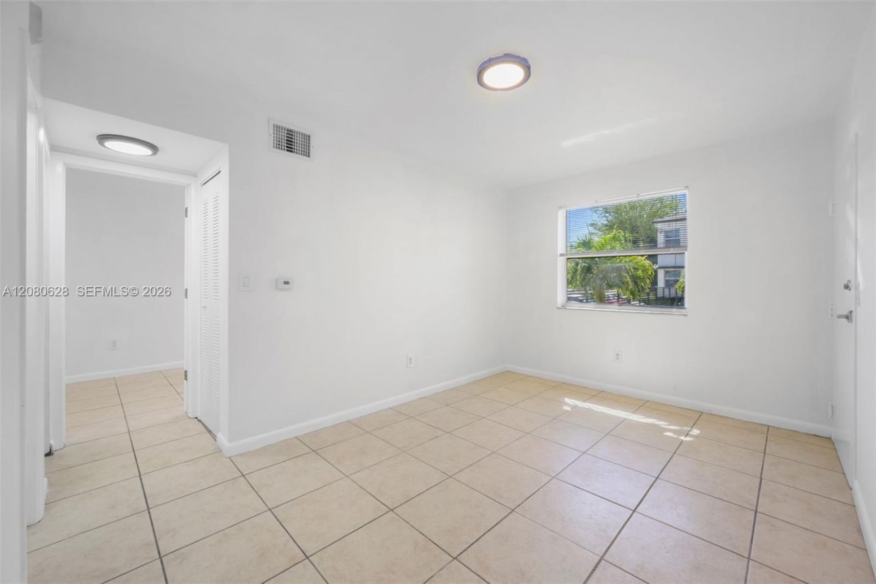 575 NE 82nd St, Unit 15, Miami, FL 33138 Photo
