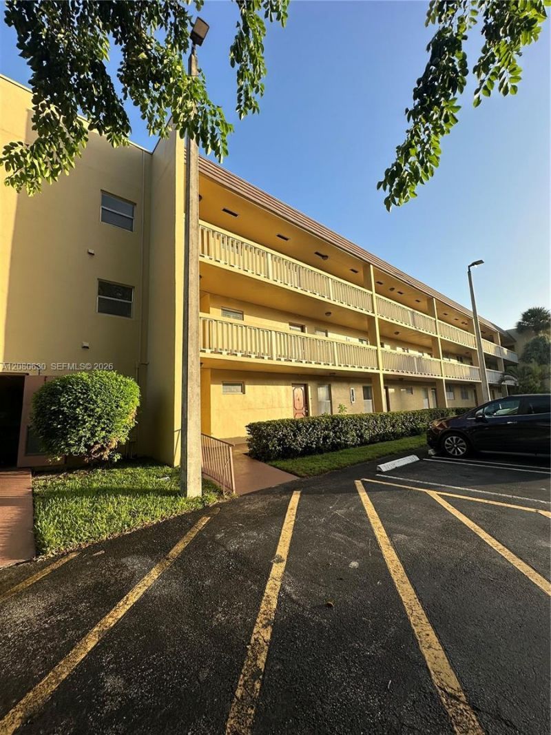 6090 NW 64th Ave , Unit 310, Tamarac, FL 33319 Photo