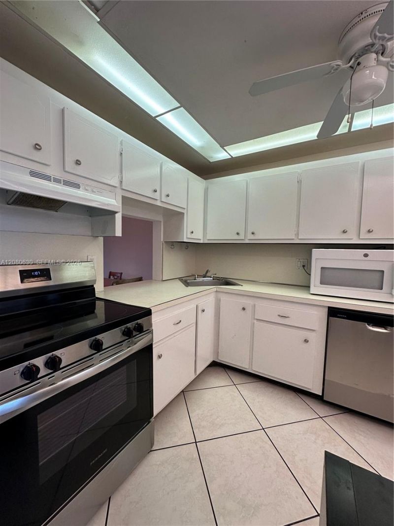 6090 NW 64th Ave , Unit 310, Tamarac, FL 33319 Photo