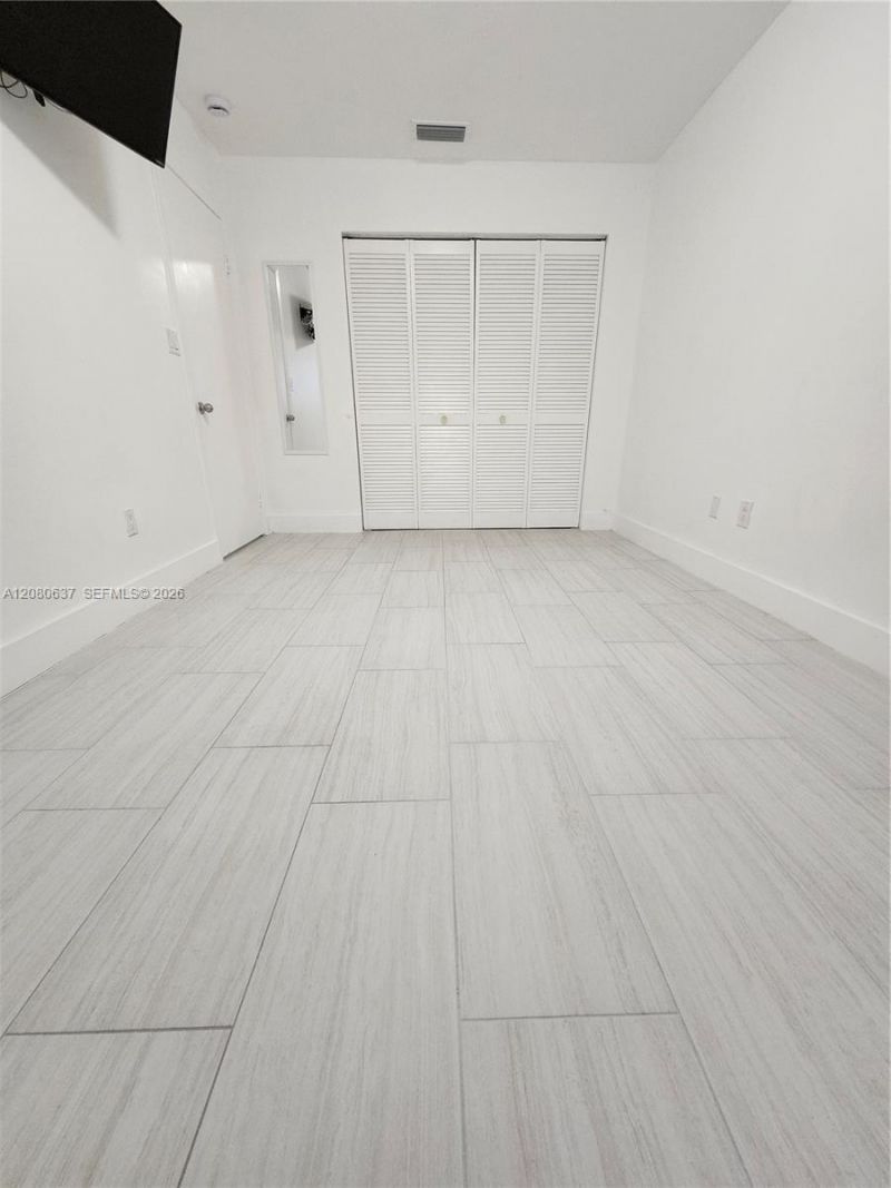 18224 Mediterranean Blvd , Unit 8-17, Hialeah, FL 33015 Photo
