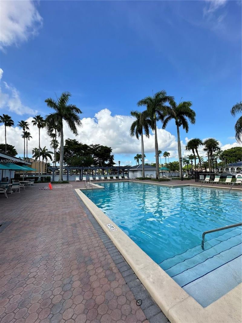 18224 Mediterranean Blvd , Unit 8-17, Hialeah, FL 33015 Photo