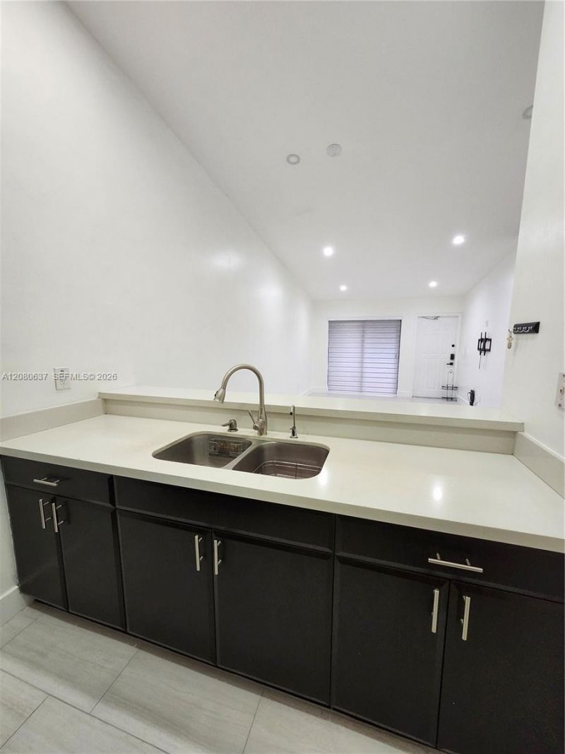 18224 Mediterranean Blvd , Unit 8-17, Hialeah, FL 33015 Photo