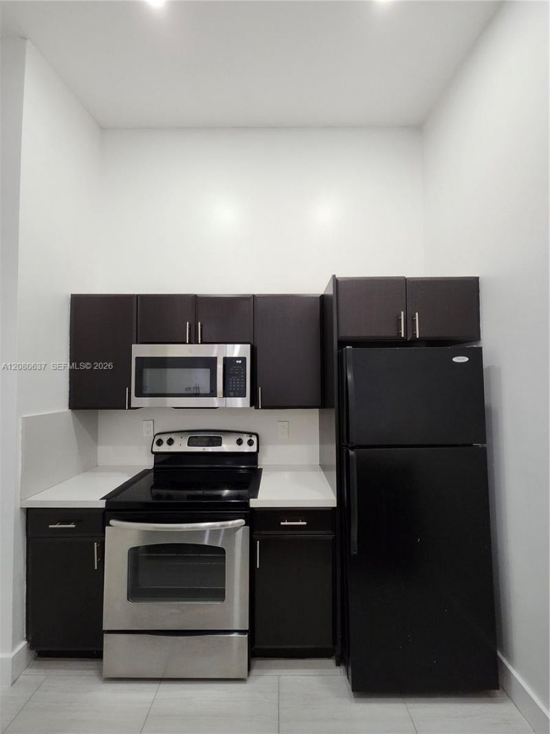 18224 Mediterranean Blvd , Unit 8-17, Hialeah, FL 33015 Photo