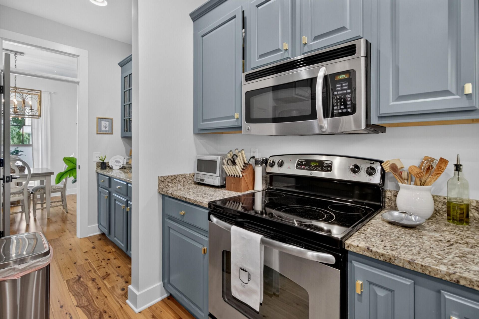 3031 Fraserburgh Way Photo 12