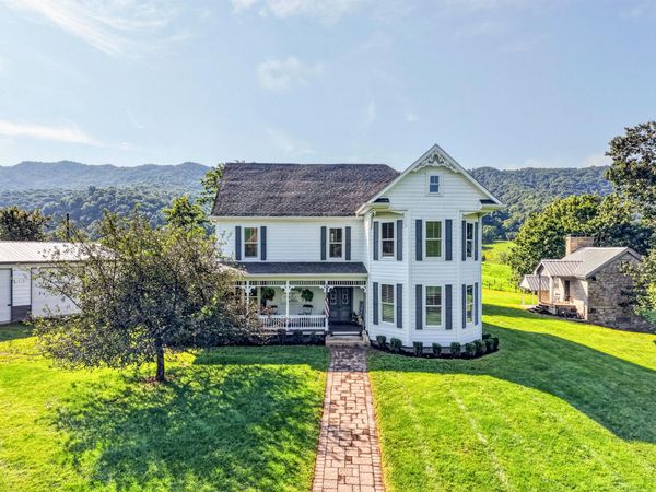 743 Crocketts Cove RD, Wytheville, VA 24382