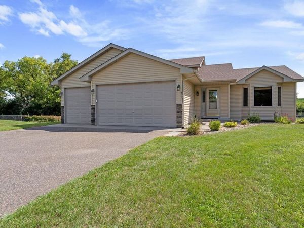 805 Pond View Court , Braham, MN 55006