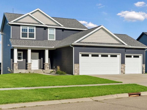 855 Towne Drive NE, Byron, MN 55920
