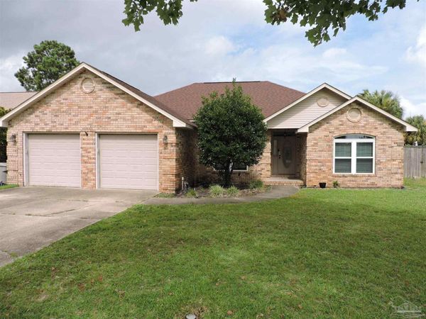 5016 Challenger Way, Pensacola, FL 32507