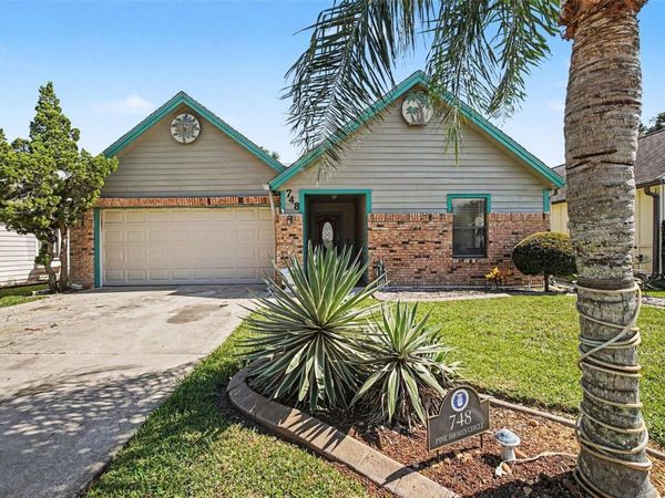 748 PINE SHORES CIRCLE , NEW SMYRNA BEACH, FL 32168