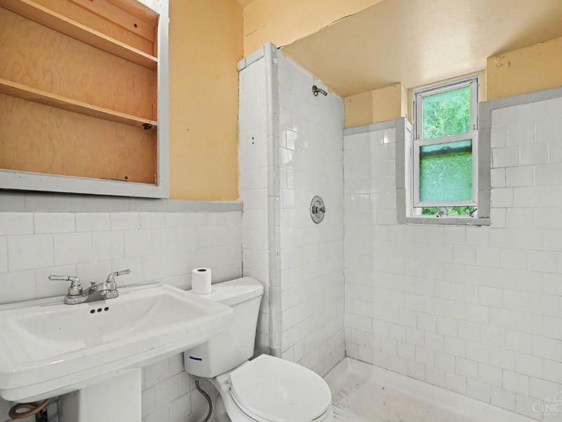 6100 W Fordham Place, Silverton, OH 45213 Photo 8