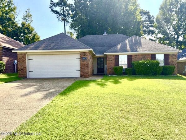 405 Edgewater Branch Drive, Brandon, MS 39042