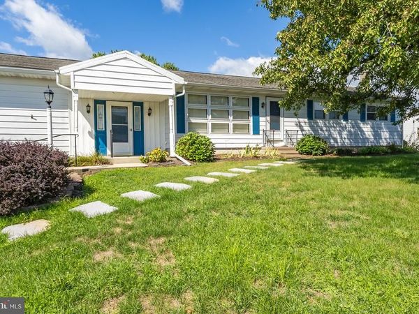 1390 POTTSVILLE PIKE , SHOEMAKERSVILLE, PA 19555