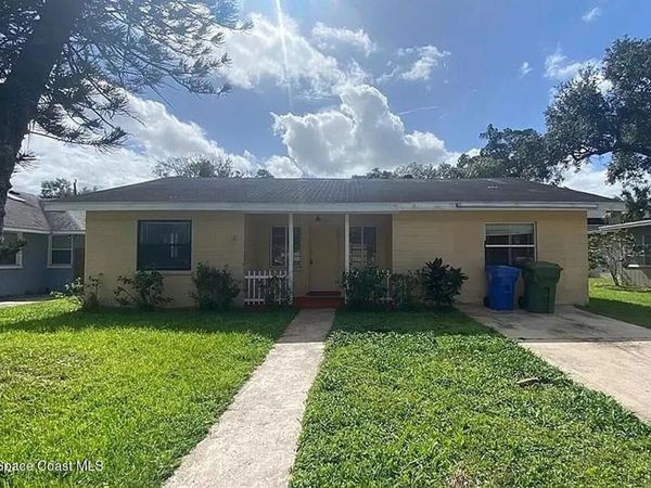 218 3rd Avenue E , Bradenton, FL 34207
