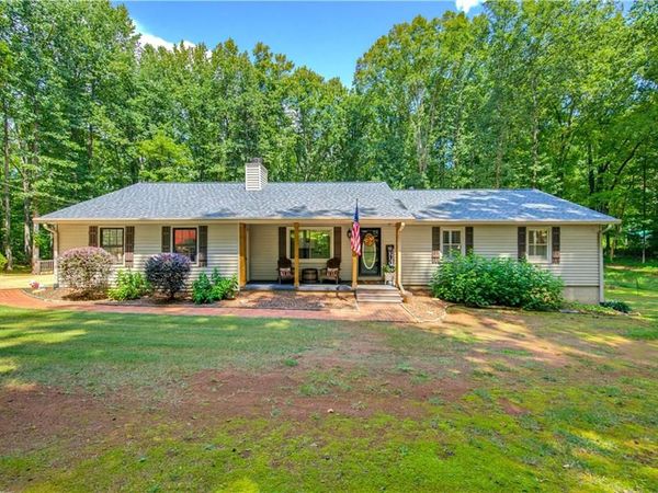 3744 Tanners Mill Road , Gainesville, GA 30507