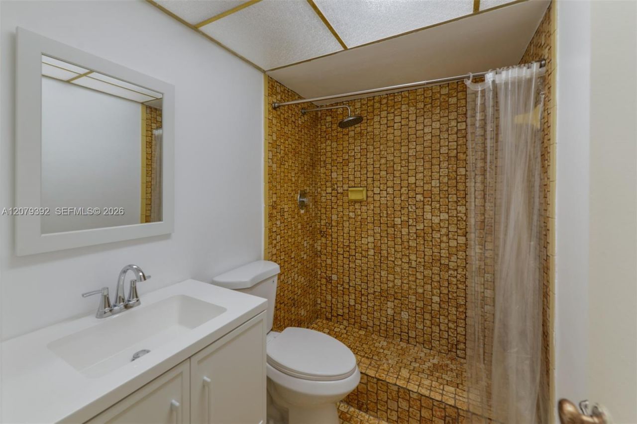 7420 SW 59th Ave, Unit D, South Miami, FL 33143 Photo