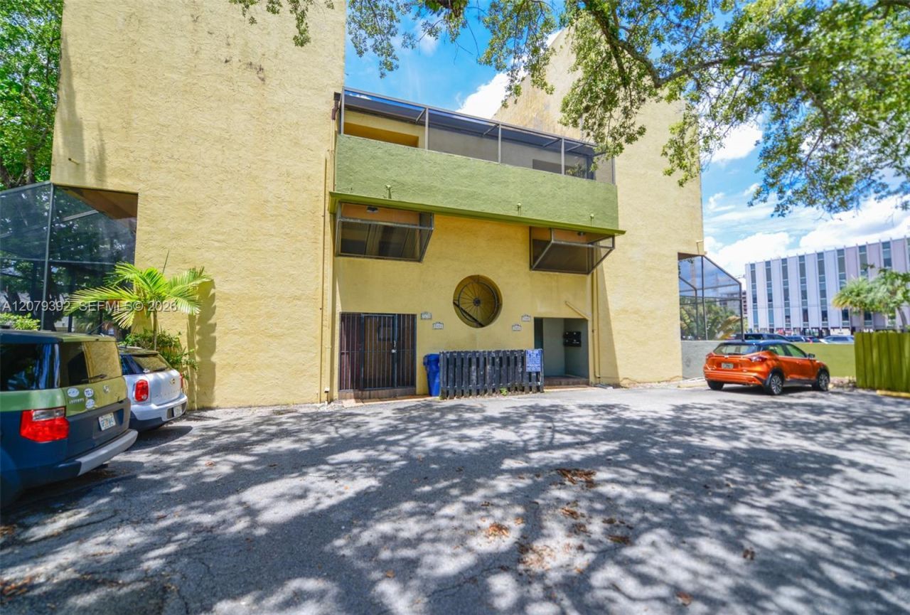 7420 SW 59th Ave, Unit D, South Miami, FL 33143 Photo
