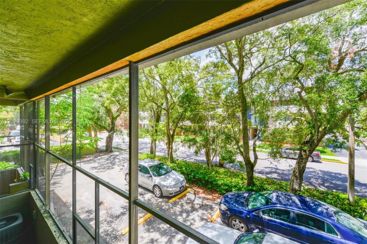 7420 SW 59th Ave, Unit D, South Miami, FL 33143 Photo