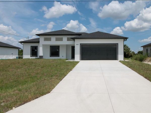 945 COMMODORE ST , Lehigh Acres, FL 33974