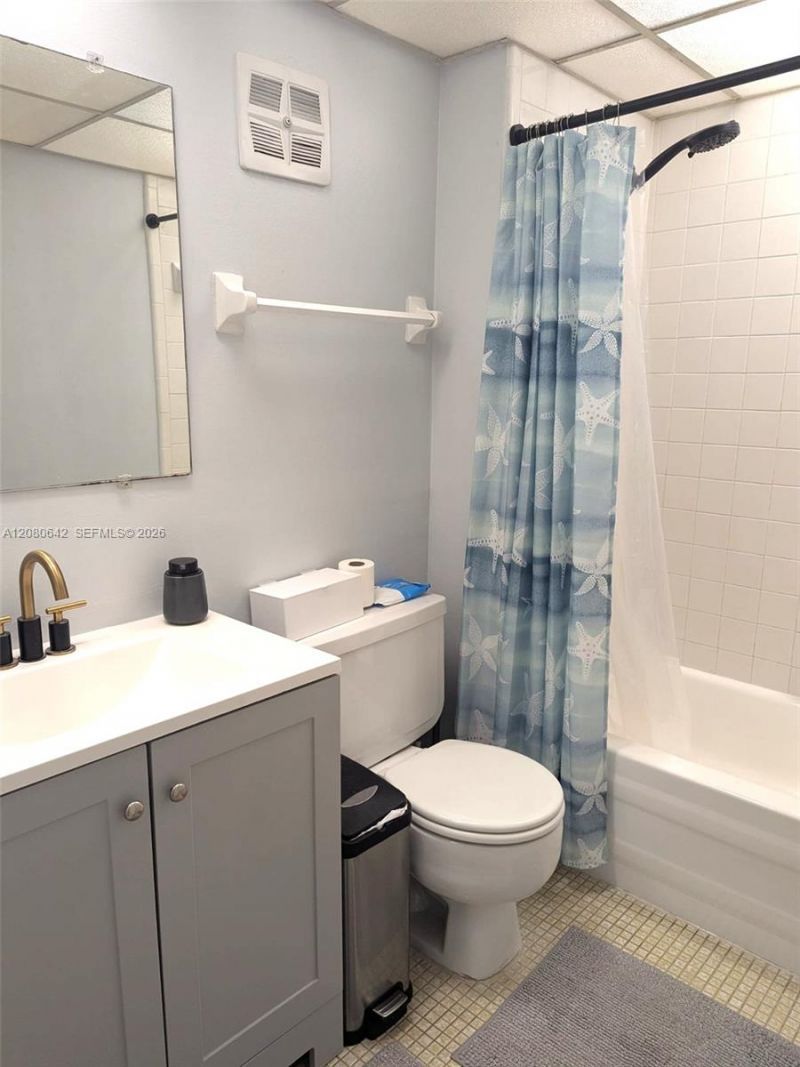 7925 Fairview Dr, Unit 201, Tamarac, FL 33321 Photo