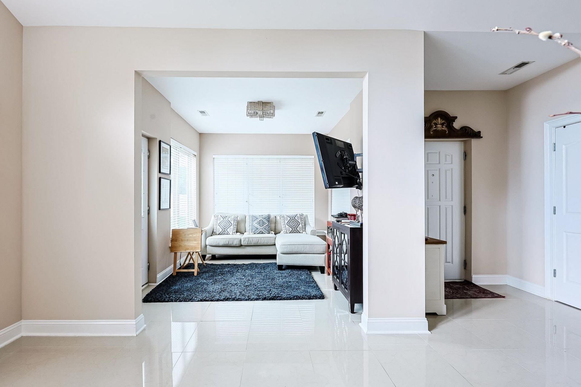 1457 Saint Thomas Circle Photo 6