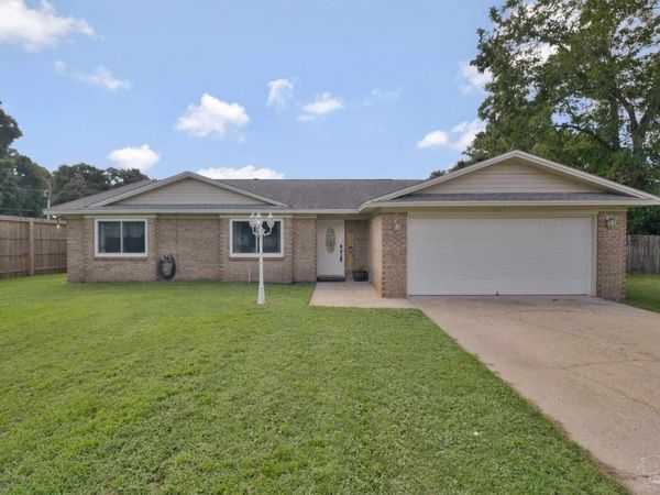 4605 Laquinta Ct, Pace, FL 32571