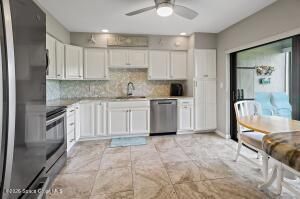 3209 S Lakeview Circle , Unit 8105, Fort Pierce, FL 34949 Photo