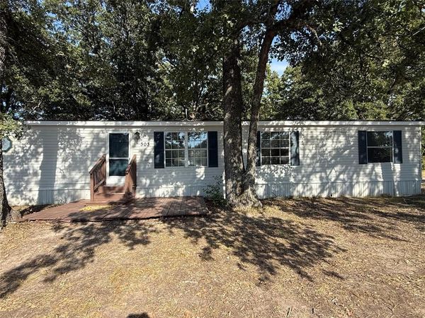 303 Horseman S Road, Greenville, TX 75401