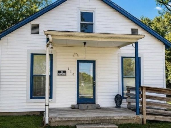 110 Hart Avenue , Horse Cave, KY 42749