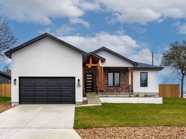 8227 OLD AUSTIN RD, Selma, TX 78154