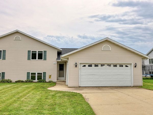 107 Jennifer Lane, Fall River, WI 53932