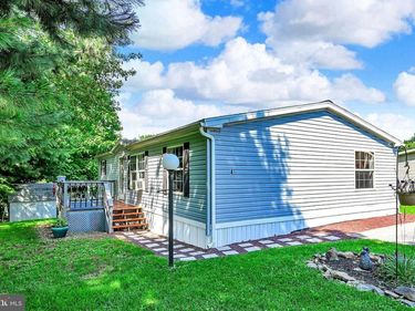 4 HAWTHORNE LANE, HAMBURG, PA 19526