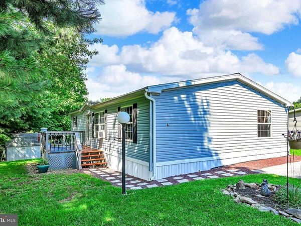 4 HAWTHORNE LANE, HAMBURG, PA 19526