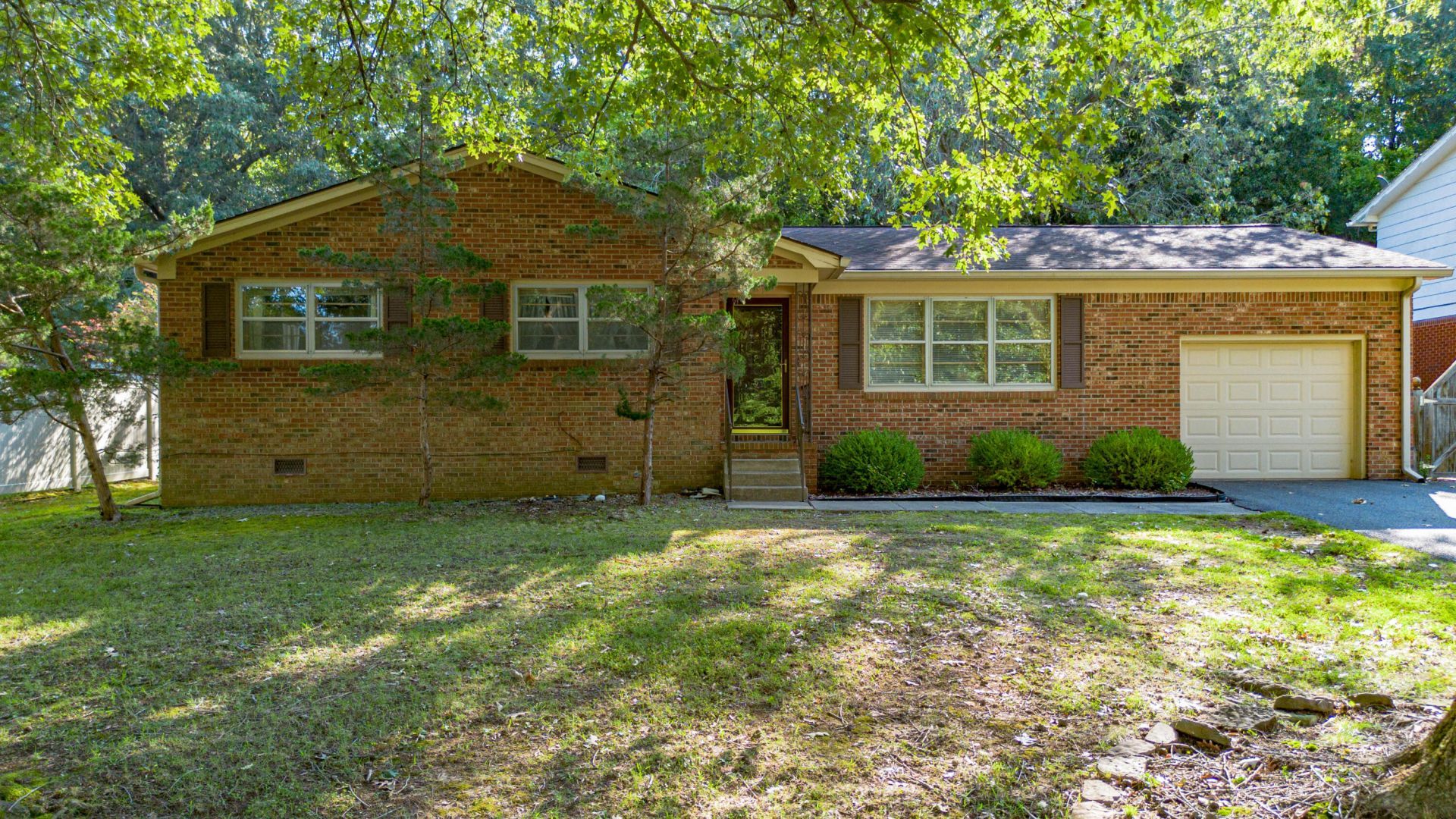 362 Oakcrest Drive, Paducah, KY 42001 Main Photo