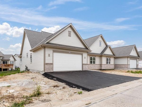 1797 Cedar Ridge DRIVE, Unit 215-2, Slinger, WI 53086