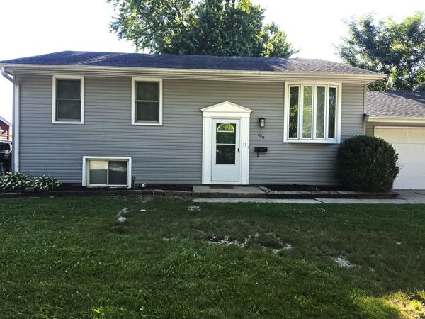 709 Parkside Circle , Streamwood, IL 60107