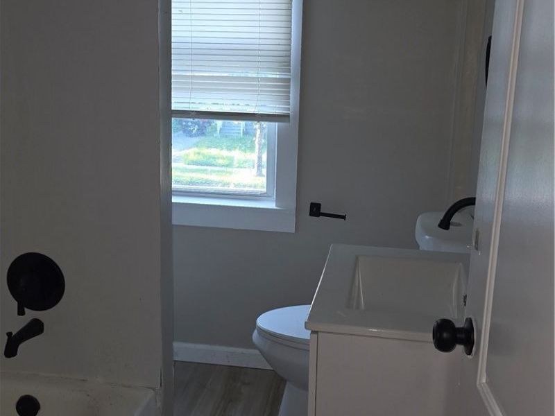 12423 Phillips Avenue, Cleveland, OH 44108 Photo 8