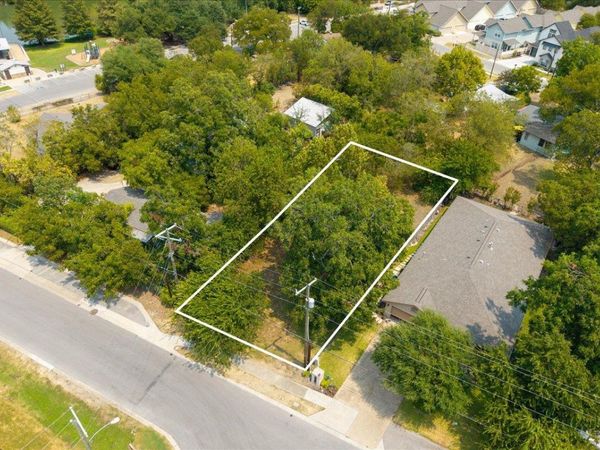 513 N Lewis ST , Round Rock, TX 78664