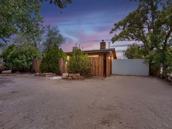 1502 Griegos Road NW, Albuquerque, NM 87107