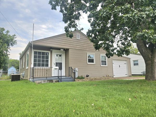 1030 CLIMER, Muscatine, IA 52761
