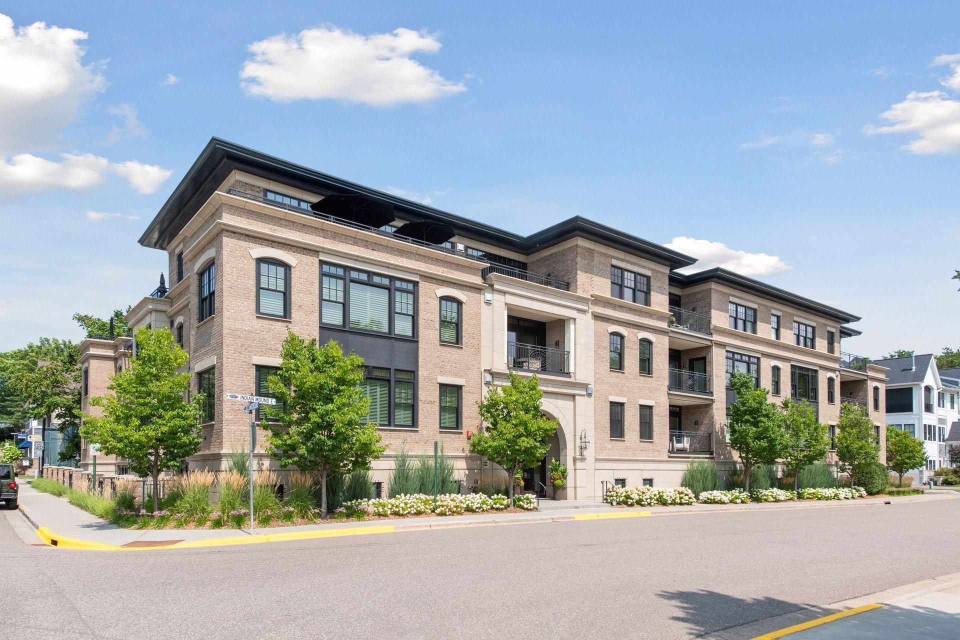 240 Minnetonka Avenue S, Unit 304, Wayzata, MN 55391 Main Photo